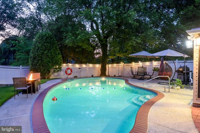 1291 THOMAS RD, Wayne, PA 19087