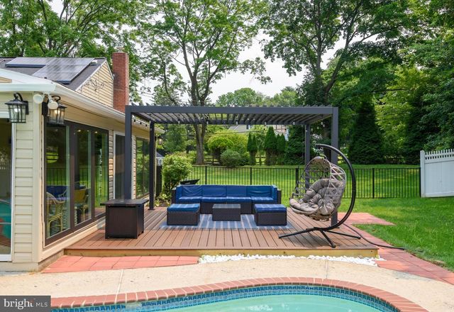 1291 THOMAS RD, Wayne, PA 19087