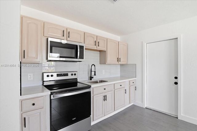 921 NW 5th Ave, Pompano Beach, FL 33060