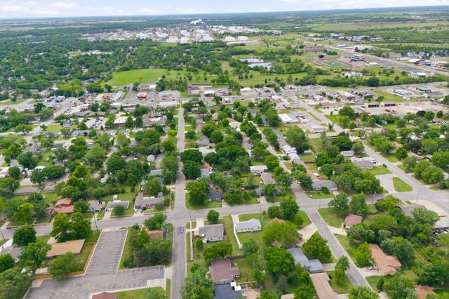 1800 W 3rd Ave, El Dorado, KS 67042