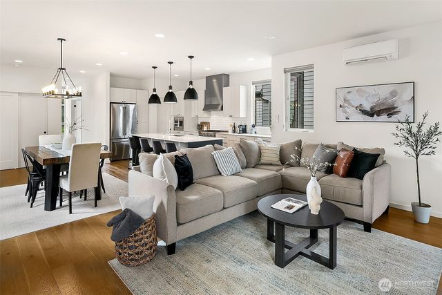 9212 11th Avenue NW, Seattle, WA 98117