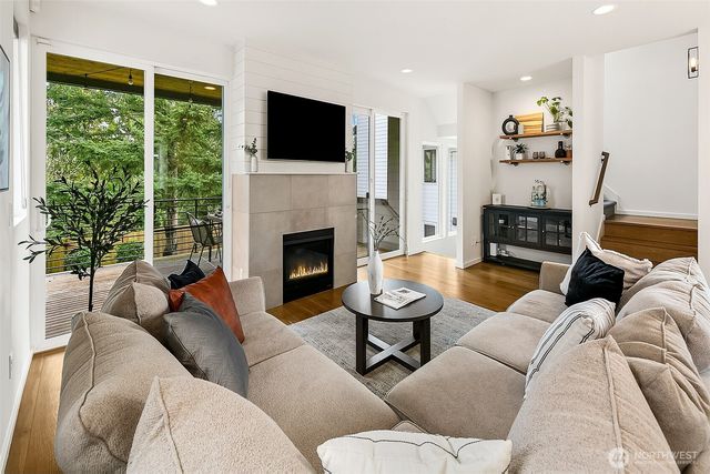 9212 11th Avenue NW, Seattle, WA 98117