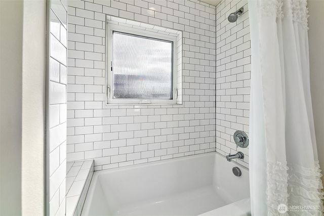 9212 11th Avenue NW, Seattle, WA 98117