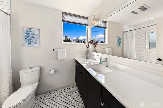 9212 11th Avenue NW, Seattle, WA 98117