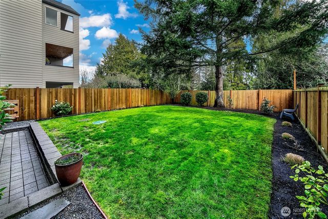 9212 11th Avenue NW, Seattle, WA 98117