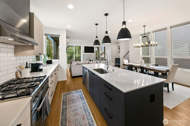 9212 11th Avenue NW, Seattle, WA 98117