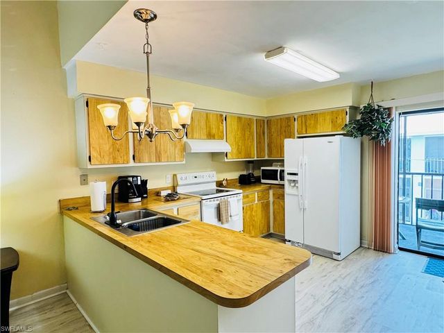 4903 Vincennes ST 212, Cape Coral, FL 33904