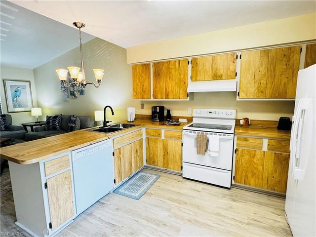 4903 Vincennes ST 212, Cape Coral, FL 33904