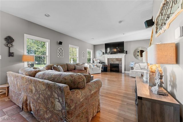 3048 Wright Road NW, Uniontown, OH 44685