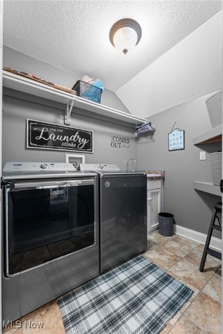 3048 Wright Road NW, Uniontown, OH 44685