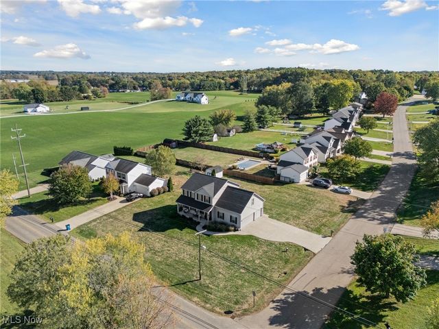 3048 Wright Road NW, Uniontown, OH 44685