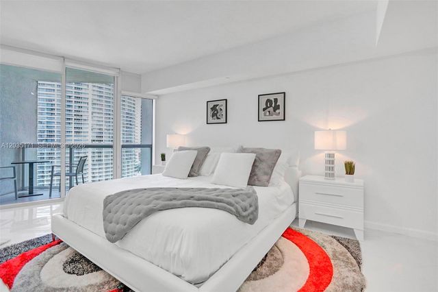 475 Brickell Ave 3408, Miami, FL 33131