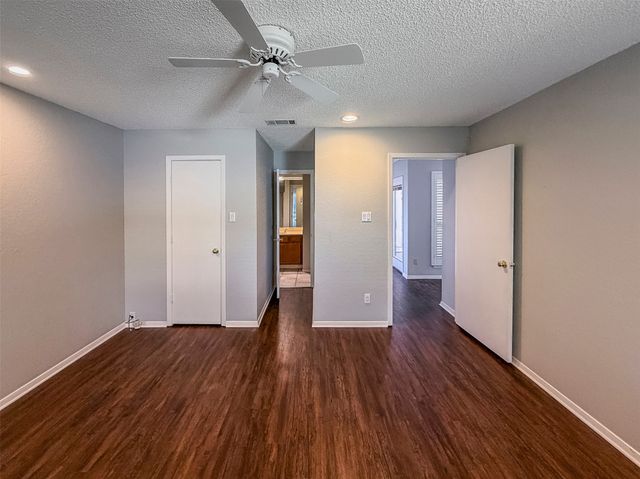5128 Ledgestone Drive, Fort Worth, TX 76132