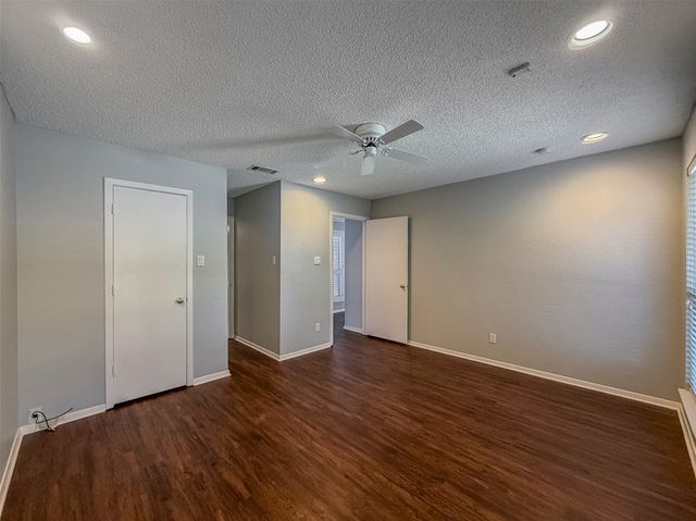 5128 Ledgestone Drive, Fort Worth, TX 76132