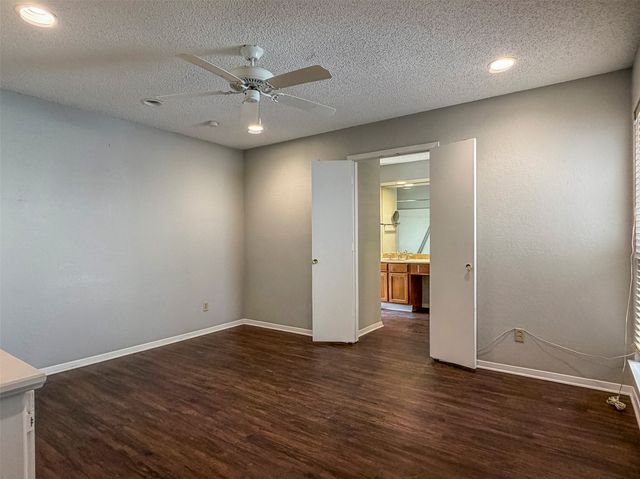 5128 Ledgestone Drive, Fort Worth, TX 76132