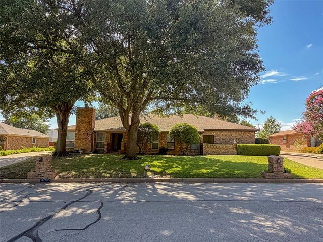5128 Ledgestone Drive, Fort Worth, TX 76132