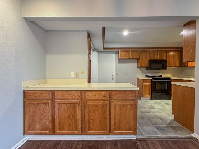 5128 Ledgestone Drive, Fort Worth, TX 76132