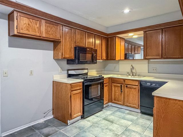 5128 Ledgestone Drive, Fort Worth, TX 76132