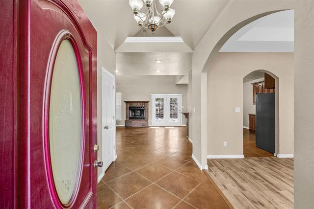 302 Timber Creek Cir, Fletcher, OK 73541