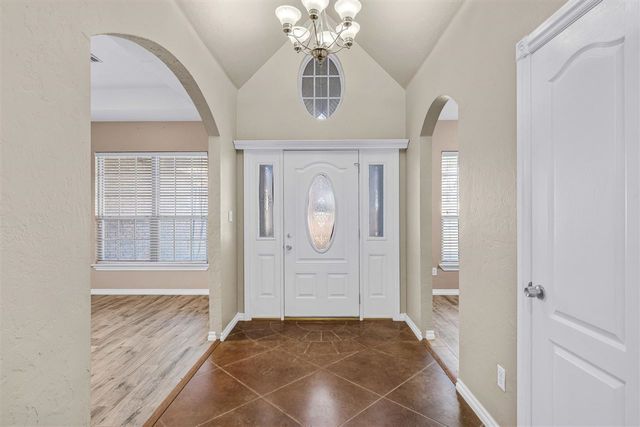 302 Timber Creek Cir, Fletcher, OK 73541