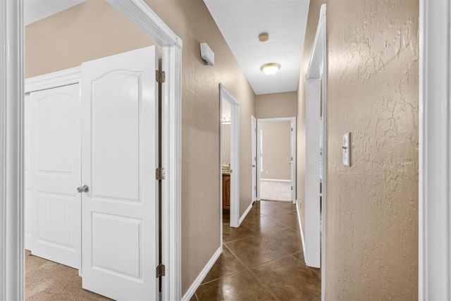 302 Timber Creek Cir, Fletcher, OK 73541