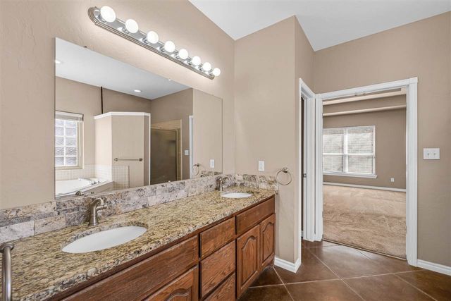 302 Timber Creek Cir, Fletcher, OK 73541