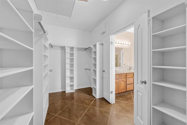 302 Timber Creek Cir, Fletcher, OK 73541