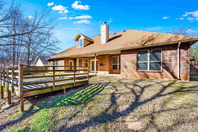 302 Timber Creek Cir, Fletcher, OK 73541