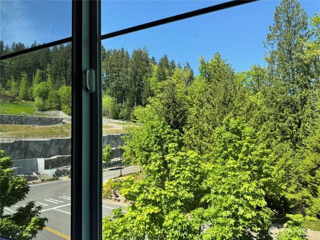 2229 NW Talus Dr, Issaquah, WA 98027