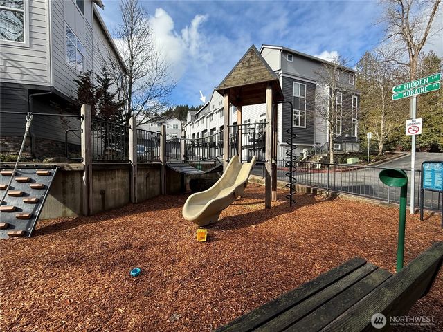 2229 NW Talus Dr, Issaquah, WA 98027