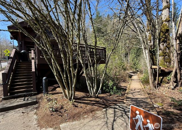 2229 NW Talus Dr, Issaquah, WA 98027