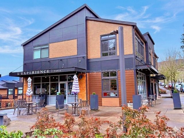 2229 NW Talus Dr, Issaquah, WA 98027
