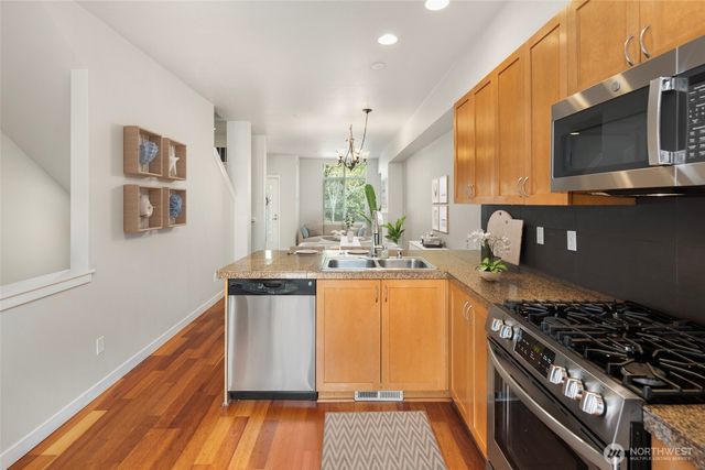 2229 NW Talus Dr, Issaquah, WA 98027