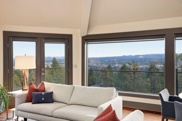 1627 NW Summit Drive, Bend, OR 97703