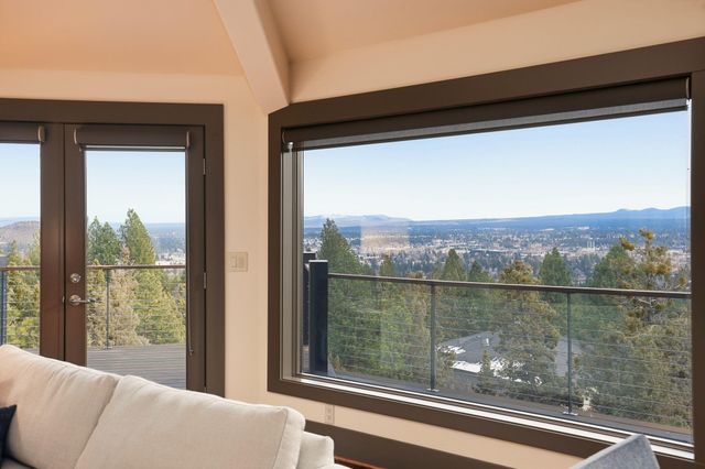 1627 NW Summit Drive, Bend, OR 97703