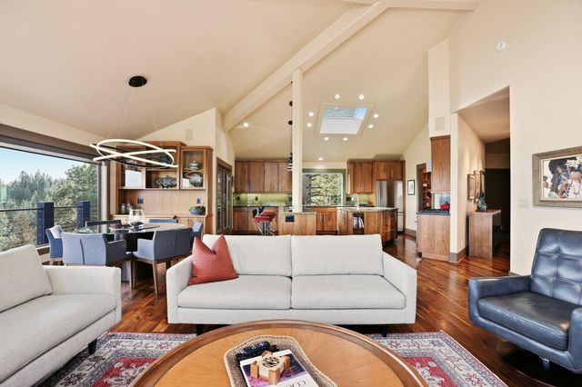 1627 NW Summit Drive, Bend, OR 97703