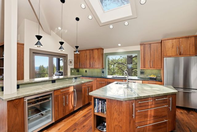 1627 NW Summit Drive, Bend, OR 97703