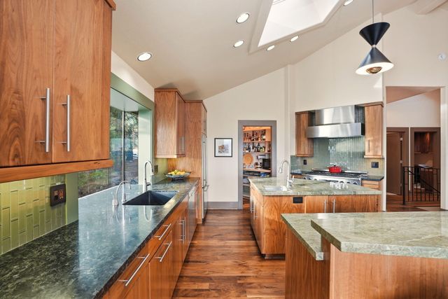 1627 NW Summit Drive, Bend, OR 97703