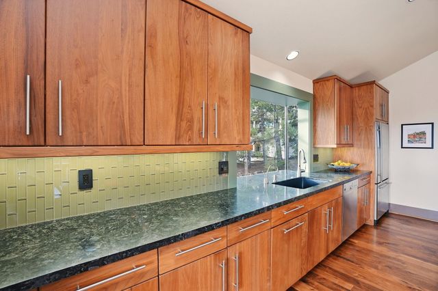 1627 NW Summit Drive, Bend, OR 97703