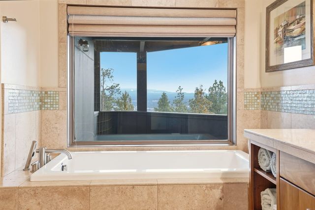 1627 NW Summit Drive, Bend, OR 97703