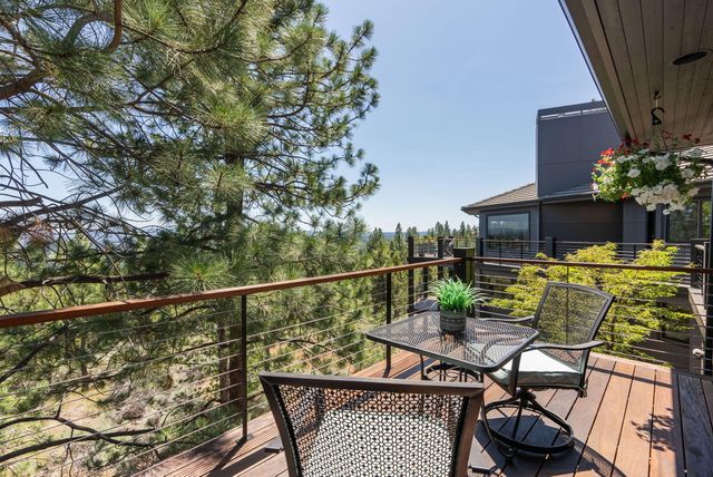 1627 NW Summit Drive, Bend, OR 97703