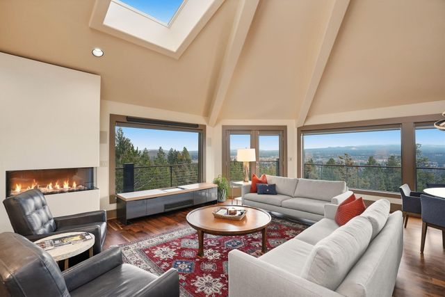 1627 NW Summit Drive, Bend, OR 97703