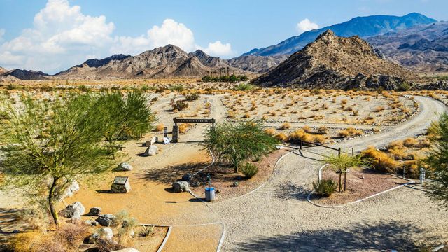 53305 Avenida Madero, La Quinta, CA 92253