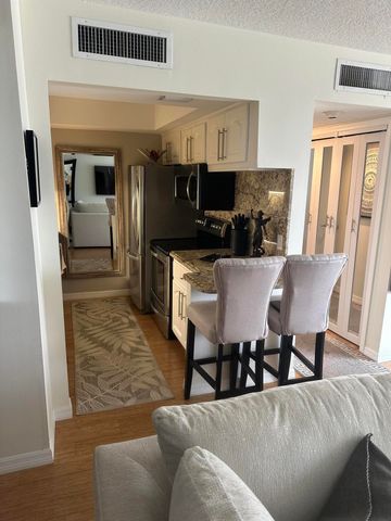 1208 Marine Way 204, North Palm Beach, FL 33408