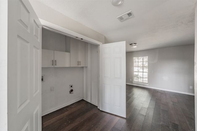 6422 Faircove Circle, Garland, TX 75043