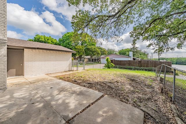 6422 Faircove Circle, Garland, TX 75043