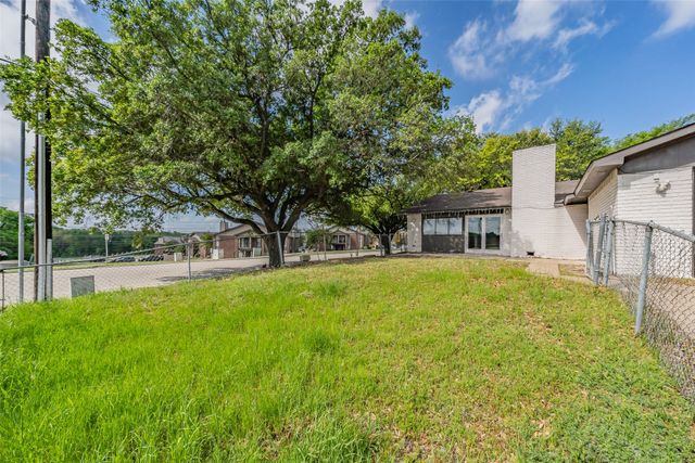 6422 Faircove Circle, Garland, TX 75043