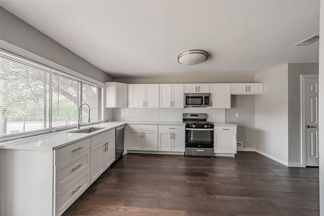 6422 Faircove Circle, Garland, TX 75043