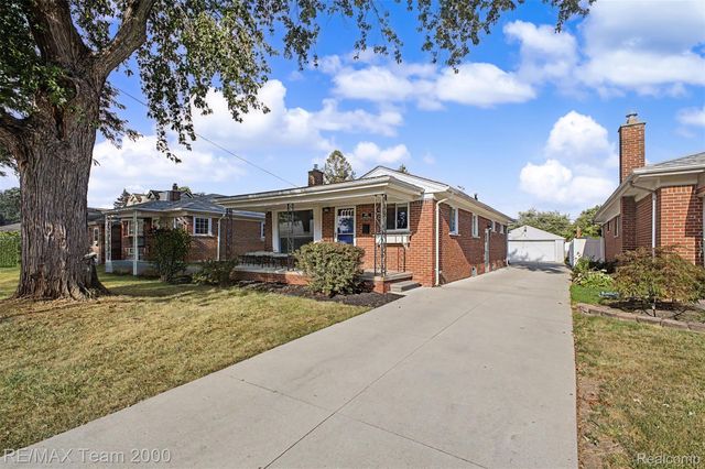 4467 Pardee Avenue, Dearborn Heights, MI 48125