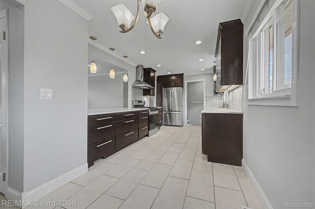 4467 Pardee Avenue, Dearborn Heights, MI 48125